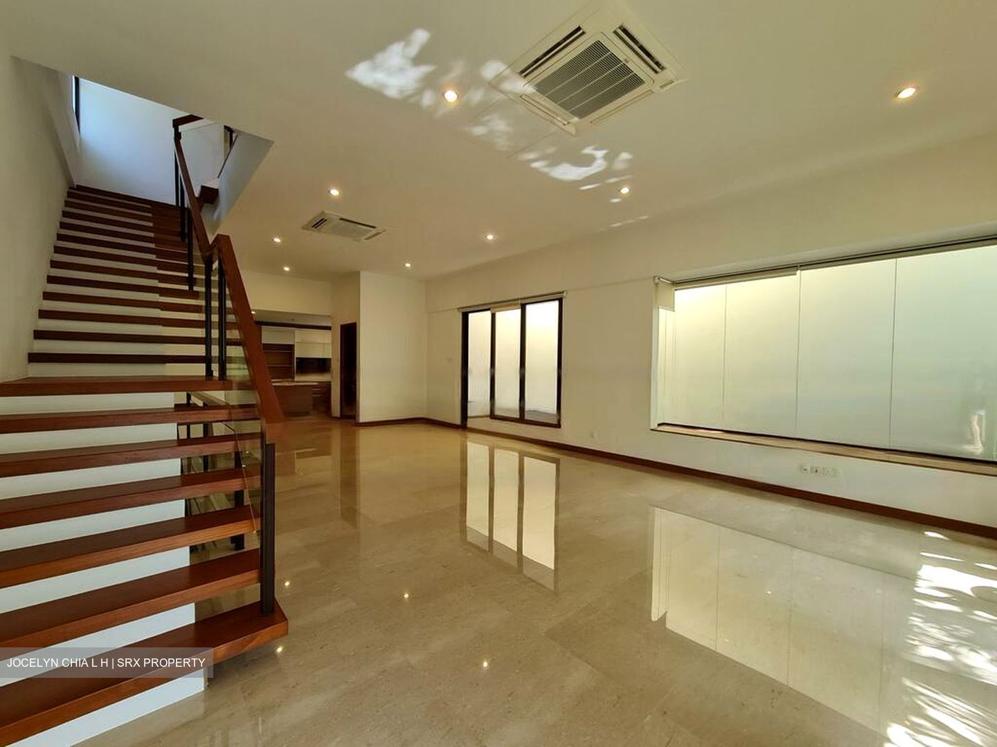Lornie Road (D11), Terrace #453975401